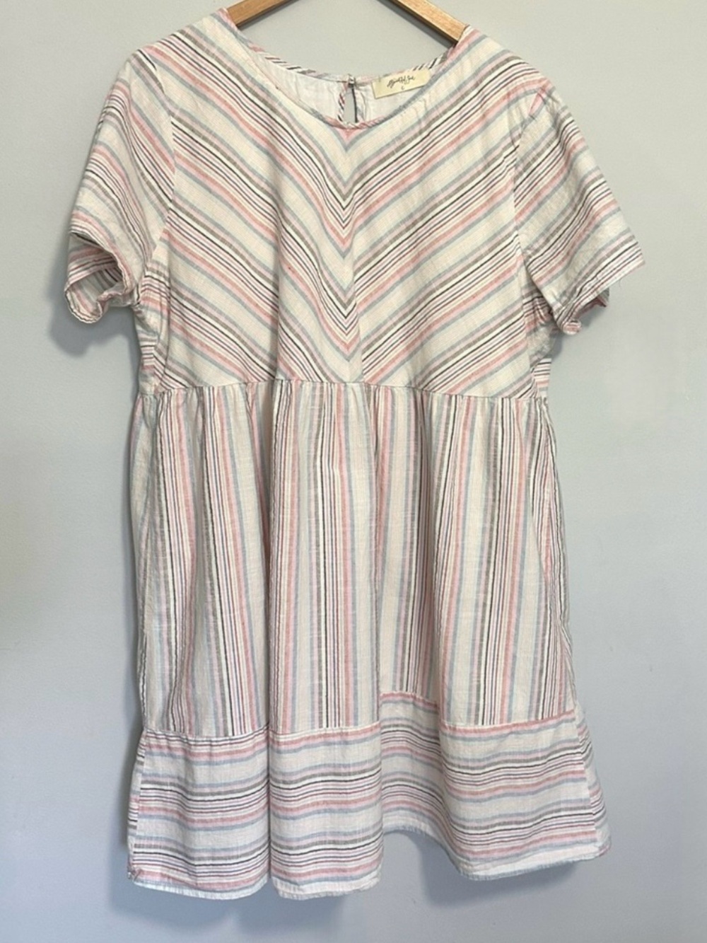 A Beautiful Soul White Striped Short Sleeve Dress Women’s Size C
